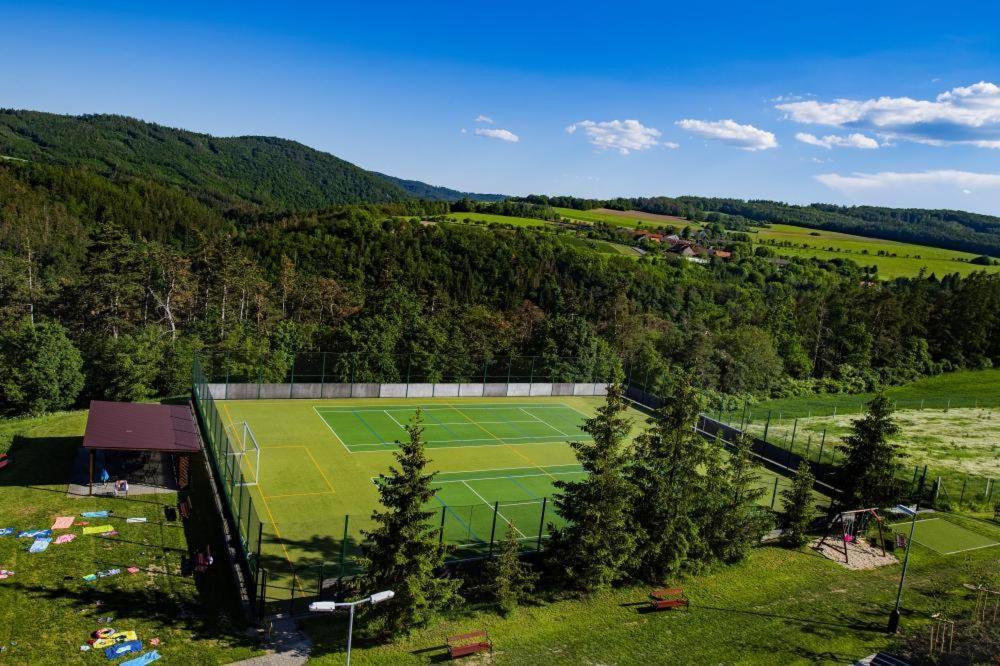 Hotel Berounka Hrebecniky Екстер'єр фото
