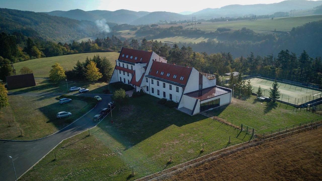 Hotel Berounka Hrebecniky Екстер'єр фото
