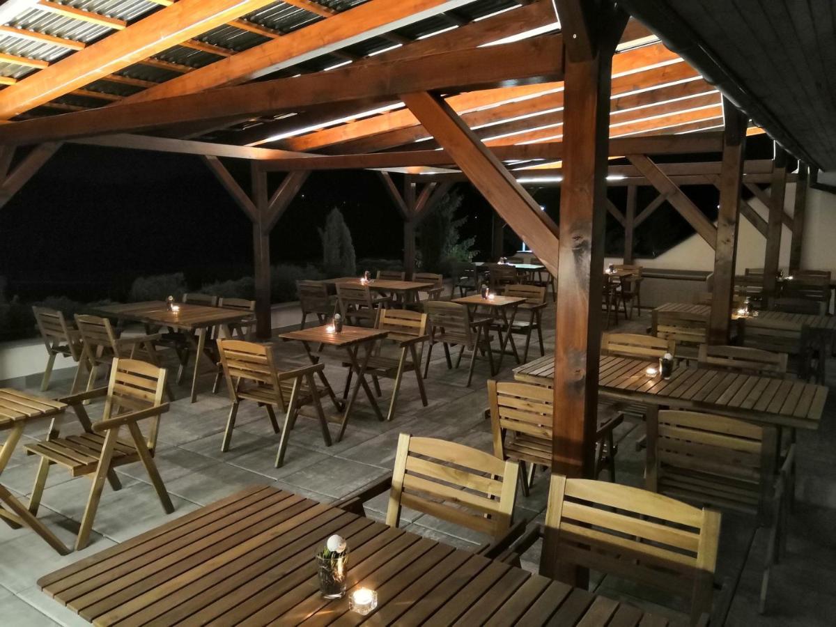 Hotel Berounka Hrebecniky Екстер'єр фото