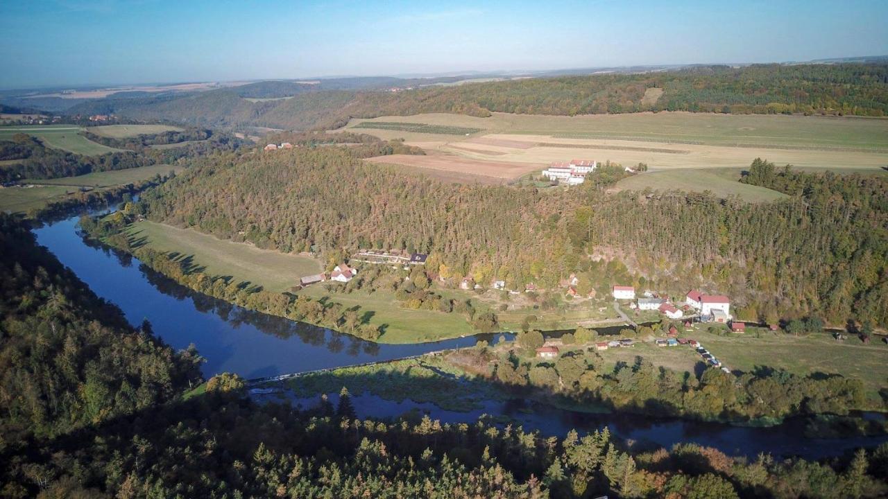 Hotel Berounka Hrebecniky Екстер'єр фото