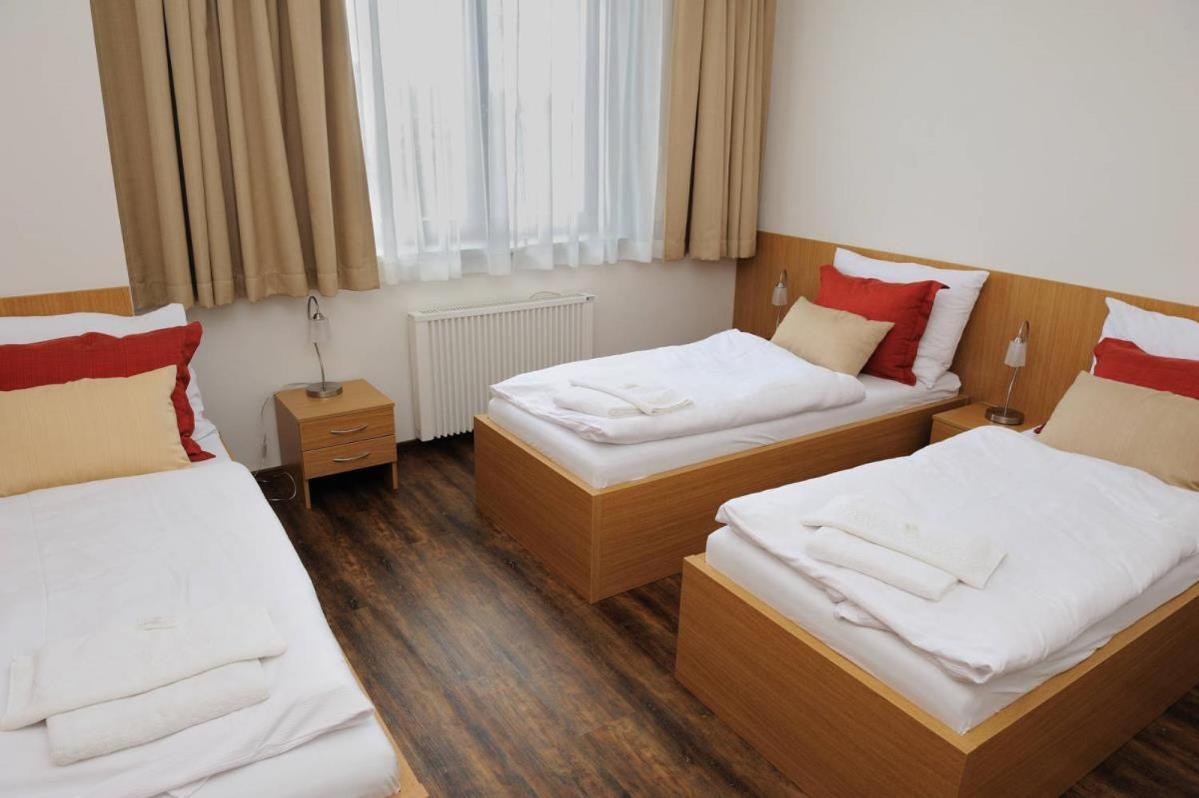 Hotel Berounka Hrebecniky Екстер'єр фото