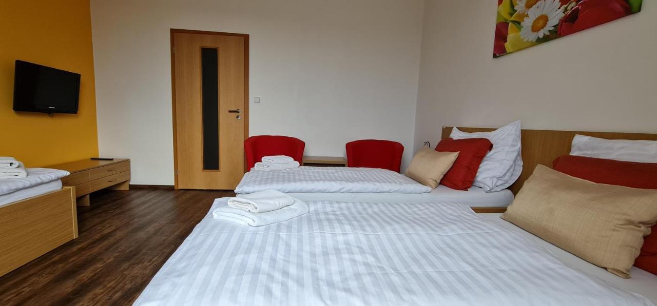 Hotel Berounka Hrebecniky Екстер'єр фото