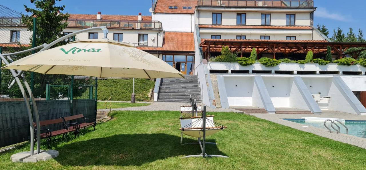 Hotel Berounka Hrebecniky Екстер'єр фото