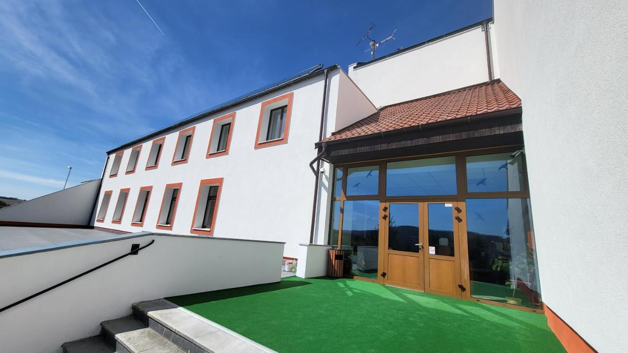 Hotel Berounka Hrebecniky Екстер'єр фото